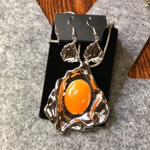 Beautiful necklace and earring set